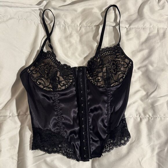 NWT SHEIN BAE Contrast Lace Hook Front Cami Top BLACK SIZE XS - Picture 1 of 14